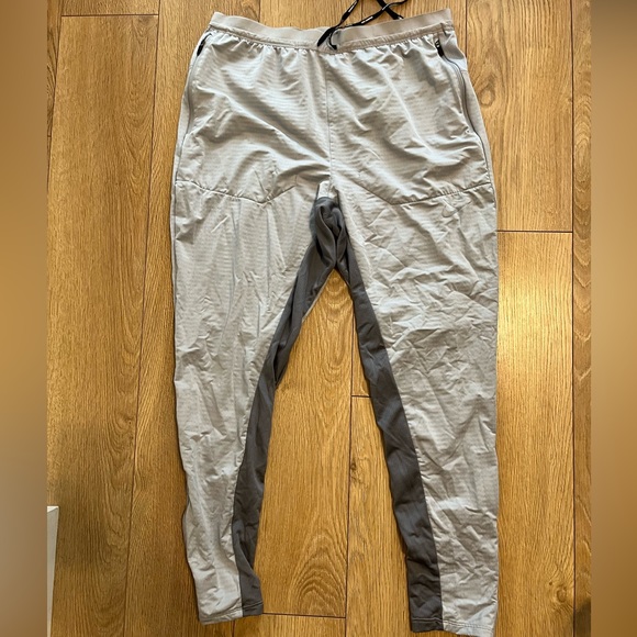 Nike Phenom Elite
Men's Knit Running Pants - Picture 2 of 2